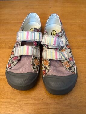 Keen Sula Floral Pink Stripe Sneakers